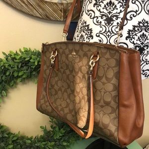 Coach purse 15 x 10 x 4inches